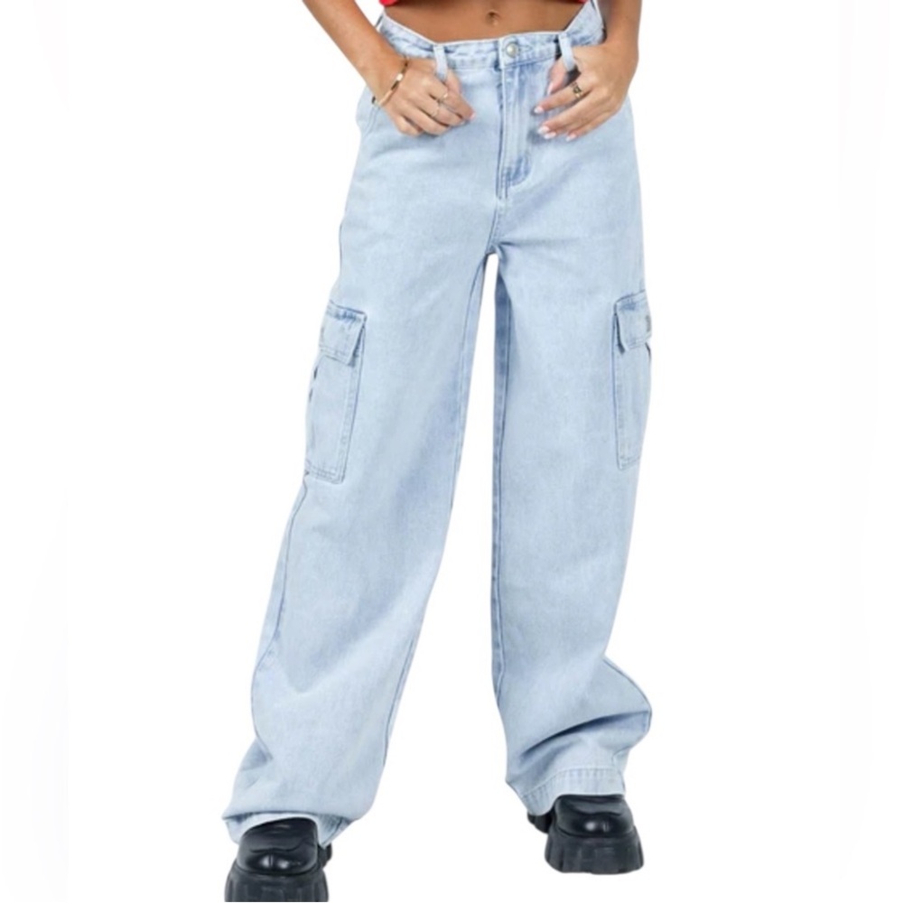 Princess Polly “PP” size 4 light wash cargo jeans